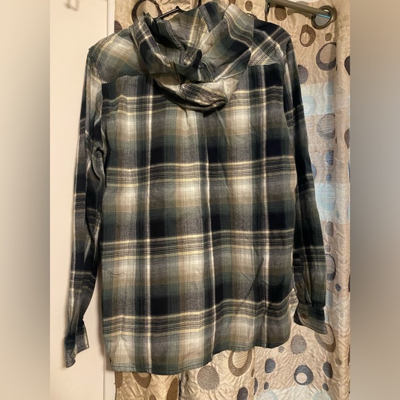 Carhartt Women’s long sleep button up flannel with hood. Size L. NWT - Picture 5 of 6
